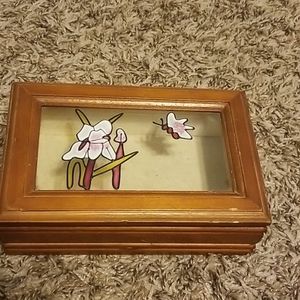 Jewelry box